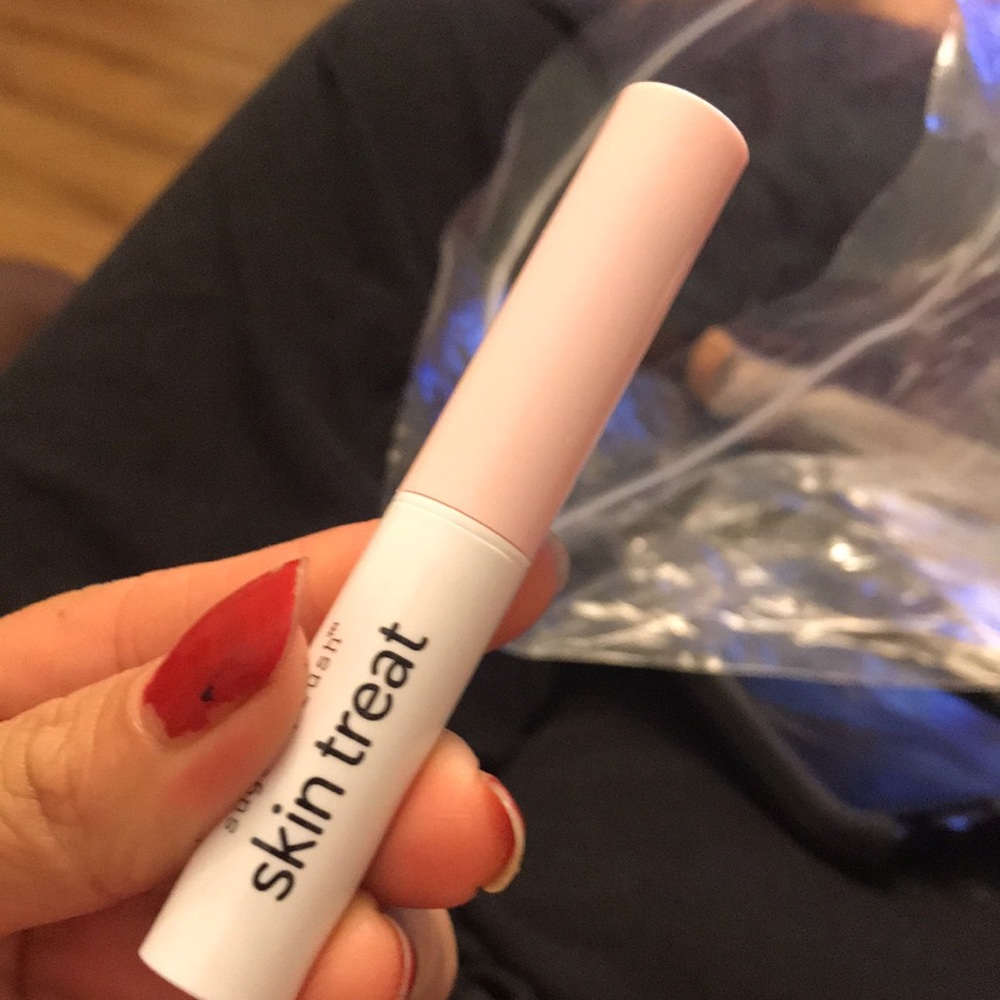 Concealer - Picture 8 of 8